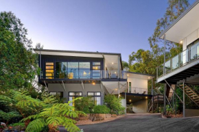 The Lake House and Ocean View Villa, Montville